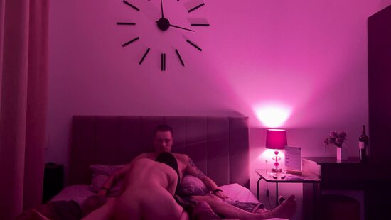 Пока она не видит