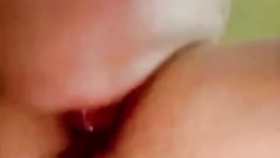 Лижу киску шлюшке