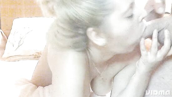 Блондинка Иринка