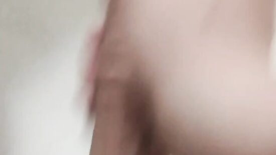 Дрочу в ванной