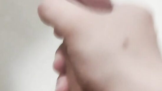 Дрочу в ванной