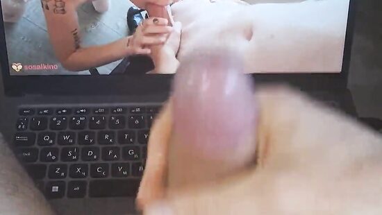 Просмотр порно и дрочка