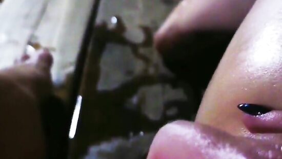 Ласкание киски в бане