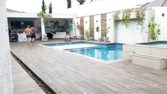 Знал бы где кончишь, бассейн бы вымыл