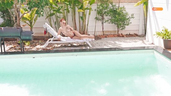 У басика созрели дыни и один кабачок