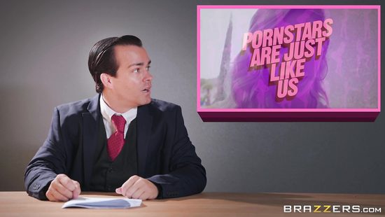 Грудастая домохозяйка страстно трахается во все дырки с молодым соседом