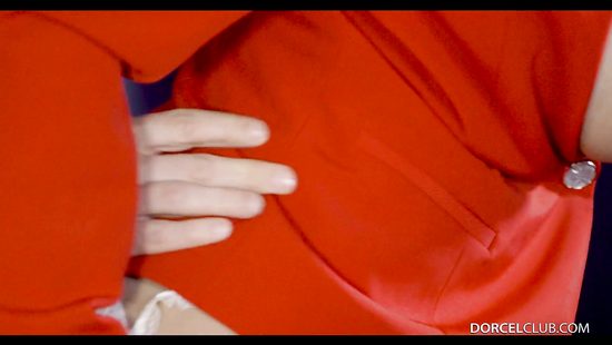 Похабная стюардесса трахается с напарником в салоне перед дальним рейсом