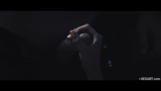 Парень возбудил блондинку эротическим массажем и отымел в бритую манду