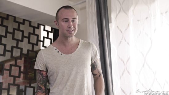 Жопастая деваха соблазнила парня подруги и напросилась на жёсткий трах в киску