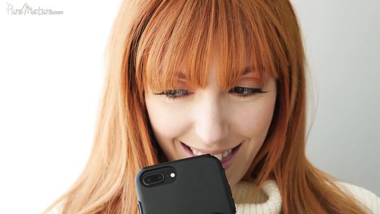 Рыжеволосая милфа принимает в узкую задницу напряженный член молодого жигало