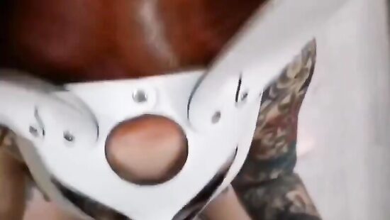 Как же шикарно сосёт этот зайчик)