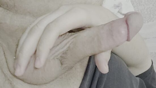 Трогаю своего дружка