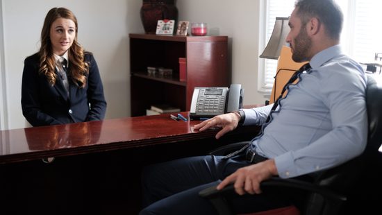 Студентка соблазнив директора института трахается с ним в кабинете