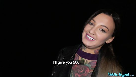 Пацан уболтал красотку на глубокий минет и жесткий секс за бабло