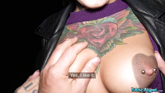 Пацан уболтал красотку на глубокий минет и жесткий секс за бабло